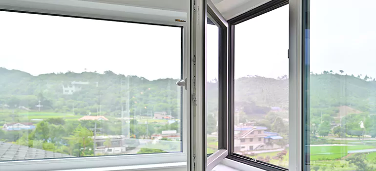 Large Triple Pane Windows in Cambridge, ON
