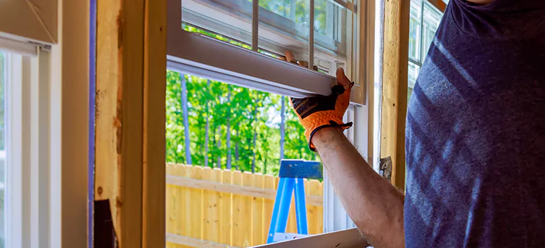 >Bay Window Curtain Rail Track in Cambridge, Ontario